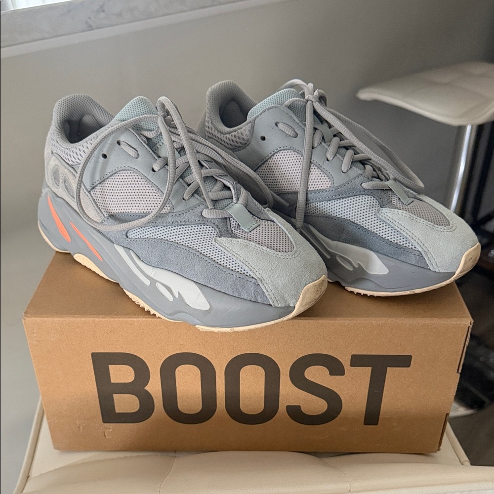 Yeezy Boost 700 Size 7